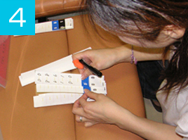 カラーシートに番号を記入